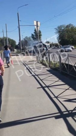 На пересечении Малиновского и Машиностроительного переулка в Ростове-на-Дону взорвался автомобиль.