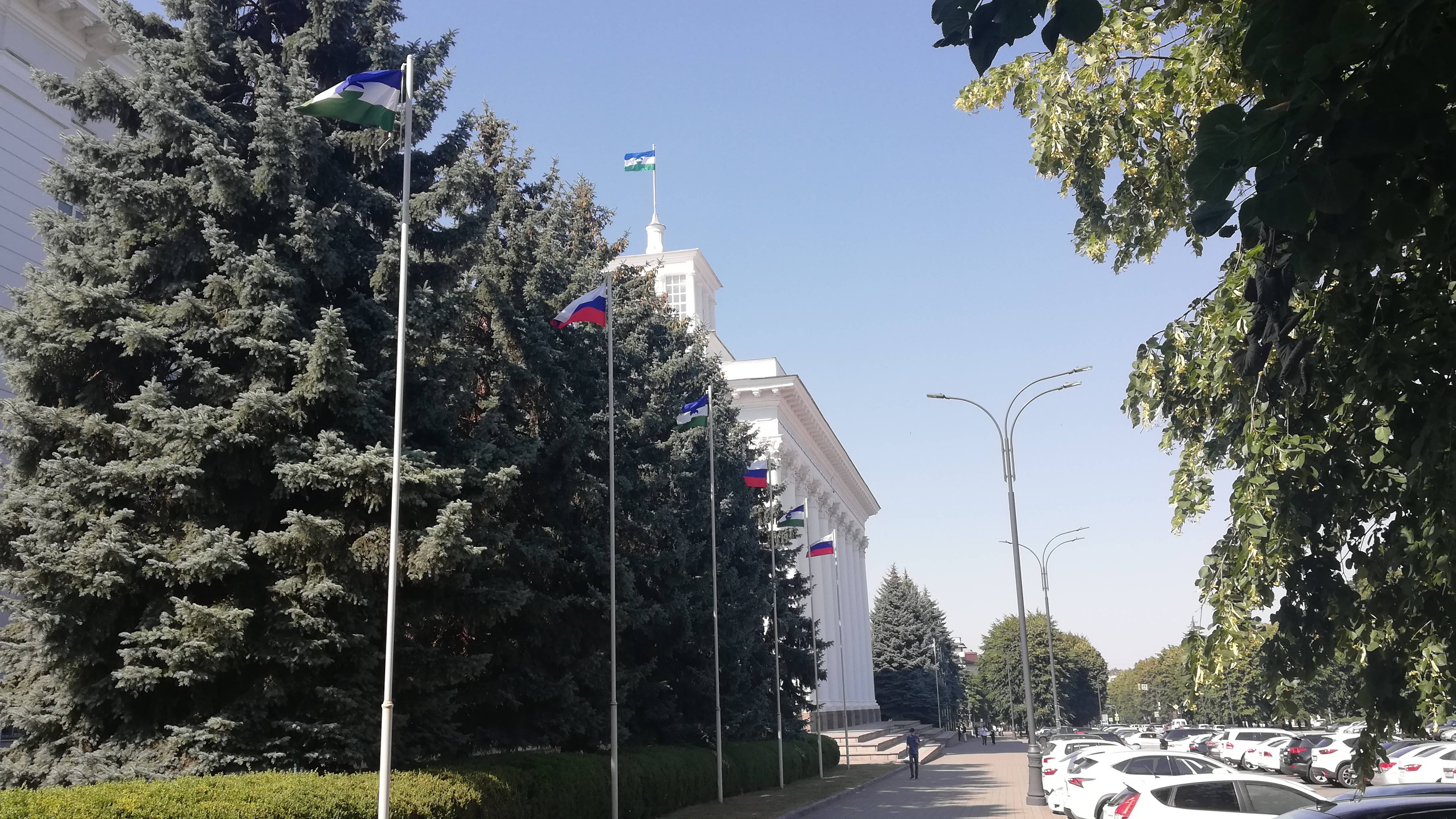 Улица Суворова в Нальчике. Езда на машине по улицам Нальчика. Автопутешествие по Северному Кавказу