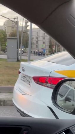 Москвичка дала жесткий отпор таксисту-мигранту, который начал к ней приставать
