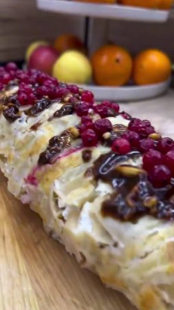 Яблочный рулет с кремом