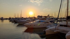 МОРСКИЕ ПРОГУЛКИ НА ЯХТАХ В СОЧИ