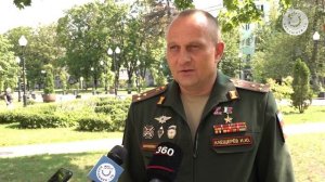 Блогер Лилия Абрамова в гостях у волонтеров