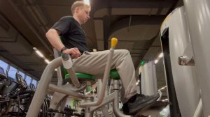 Сведение ног в тренажёре сидя (HIP ADDUCTION MACHINE)