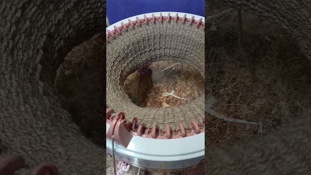 Пробую вязать шапку, первый раз пробный.