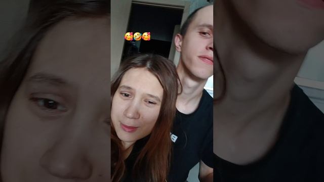 Мне нравится когда красавица мне улыбается.