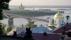 Смотровая площадка на Гребешковском откосе - новый ледовый дворец. Нижний Новгород. Июль 2025.
