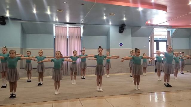 Занятие по хореографии с Супер Розой #хореография #хореографиядлядетей #открытыйурок смотреть онлайн