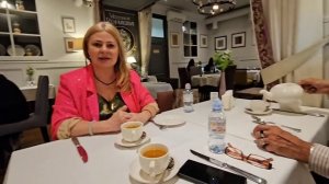 Та самая аптека из стихотворения Блока... Итальянский ресторан Romeo’s. Зачем Саши так нарядился_