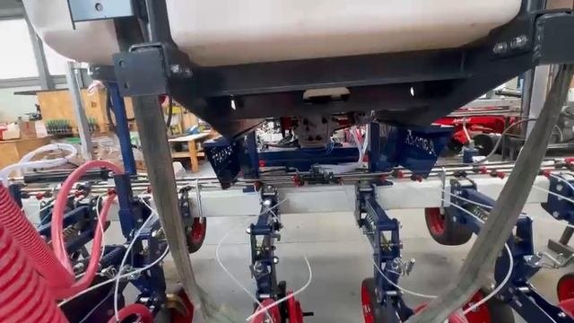 Представляем нашу универсальную сеялку VELES-2 от AGROKRAFT Gbmh