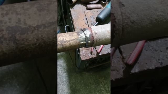 Сварка трубы глушителя
