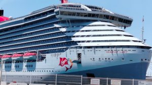 интерьеры Scarlet Lady