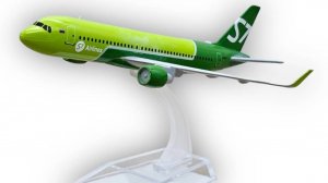 Модель самолета Airbus A320 S7 Airlines (новая ливрея) длина 16 см (без шасси)