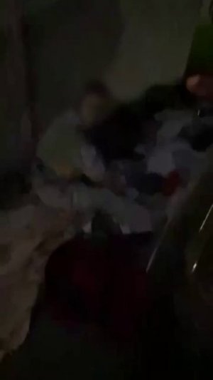 ‼️Во дворе дома по 6-й Радиальной на парковке серьезно досталось капоту автомобиля‼️