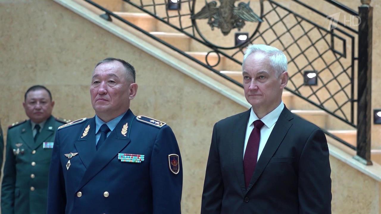 В Москве состоялись переговоры министров обороны России и Казахстана