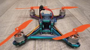 Полёт FPV квадрокоптера. Рама напечатана на 3D принтере.