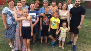 "Живёт в веках любовь и верность"