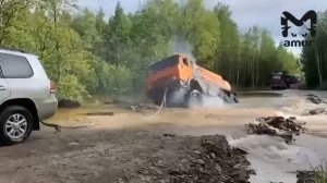 Тойота, это автомобиль многофункциональный:)) Для России подходящий.