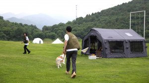 Новинка 2025 года - надувные палатки Coody в сером цвете.