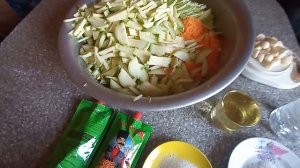Салат из кабачков на зиму.Простой рецепт.Легко приготовить и вкусно покушать.