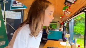 Miss Katy|Мисс Кэти 24 часа в автобусе челлендж