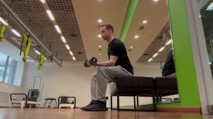 Сгибание кисти с гантелей сидя (DUMBBELL WRIST CURL)