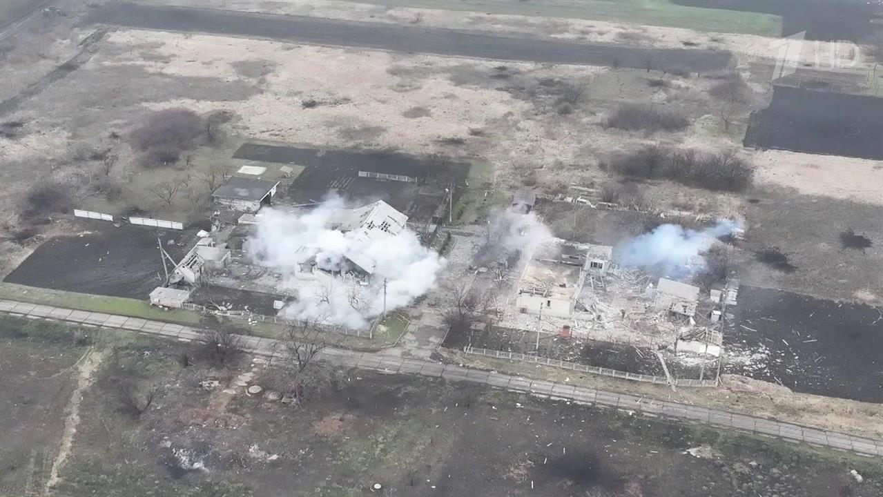 Российские бойцы почти полгода удерживали позиции на окраине поселка Удачное в ДНР