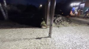 Парковка из щебня 4. Подняли грунт на 16 см. Бордюры деревянные обработаны.