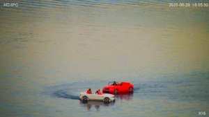 Тихо тихо по реке