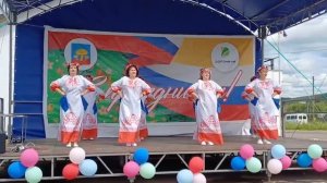 С Днем молодёжи в Суне всех поздравил танцевальный коллектив Сунской ЦРБ.