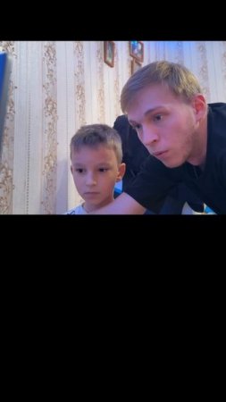 УЧУ БРАТА ИГРАТЬ В КОМП  #прикол