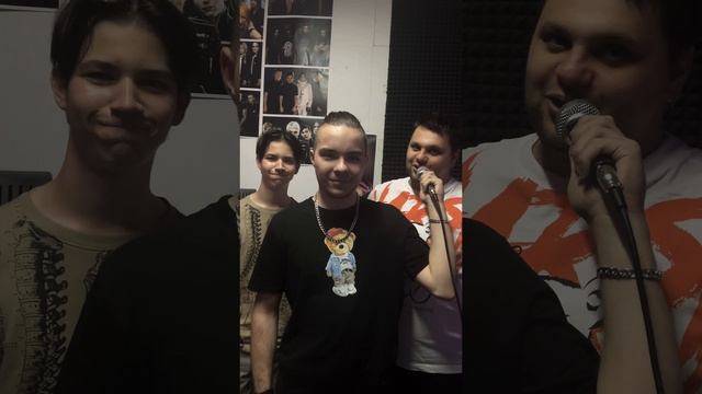 МЫ ИЩЕМ БАСИСТА!