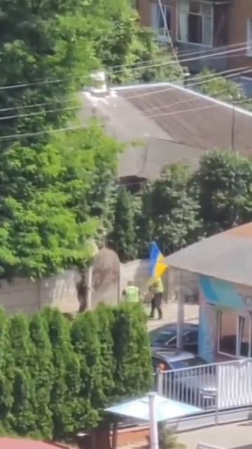 В Хмельницком доброволец ножом отбивается от людоловов. Наверное, мешают ему уйти на фронт…