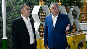 Жапаров и Рахмон посетили загородную резиденцию правительства Таджикистана