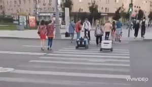 РОБОТ ПО ДОСТАВКЕ ПРОДУКТОВ. МОСКВА.
ДО ЧЕГО ТЕХНИКА ДОШЛА!
