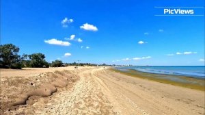 Анапа Центральный пляж сегодня 9 июля 2025. Море и погода в Анапе сейчас. Есть ли мазут на пляжах?