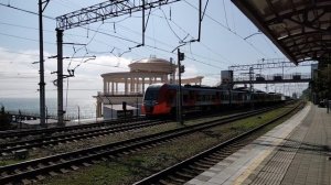 "Ласточка" ЭС1-031 отправляется из Мацесты в Адлер