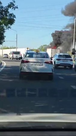 Очевидцы сообщают, что у ГАЗели на пересечении Малиновского и Машиностроительного взорвался бак.