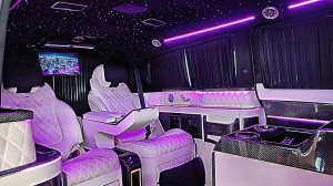 Mercedes Benz V 300 d VIP Bus — ультра-роскошный туристический фургон со Starlight, Apple TV и PS5!