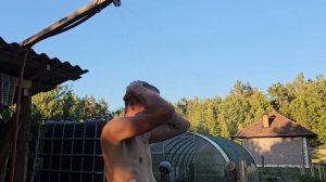 Сделал пыльную работу и начали кровлю. С хутора уехали на хутор, и к друзьям заехали на агроусадьбу.