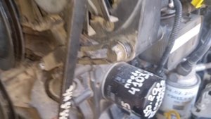 замена ремня вентилятора охлаждения радиатора, и ремня привода генератора на двигателе Deutz