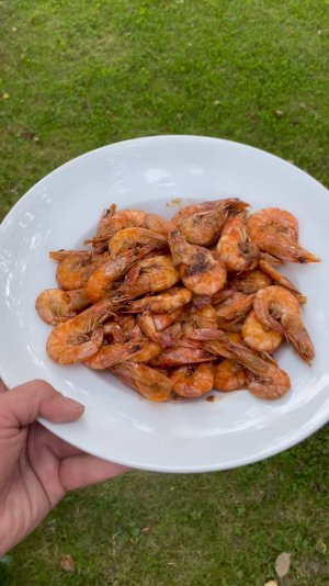 Жареные креветки с соевым соусом, чесноком и лимоном. Простой рецепт - пальчики оближешь!