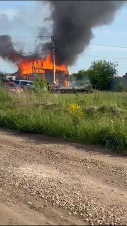 дрон влетел в дом