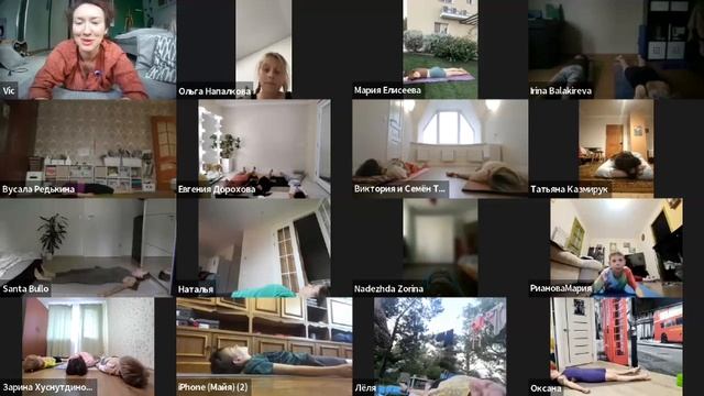 Практика йоги с автором и ведущим экспертом курса «Преподаватель йоги для детей» Викторией Занкиной