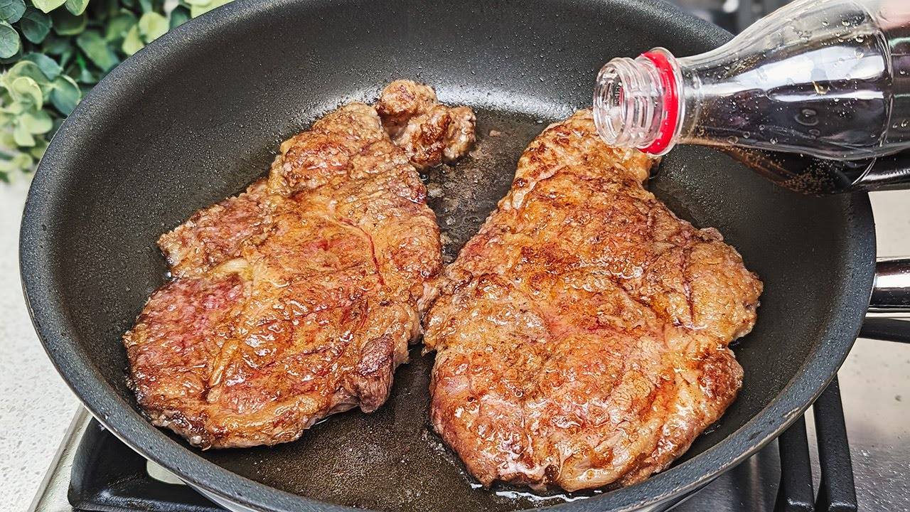 Как быстро и легко приготовить нежные стейки из свинины! Секрет в соусе