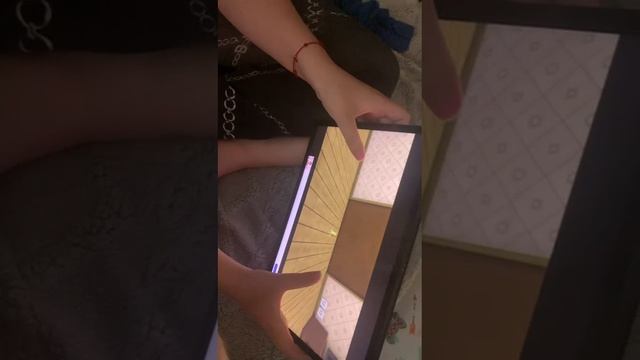 Она сама снемала