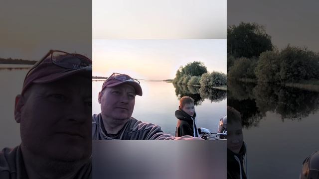 Муж с сыном на рыбалке