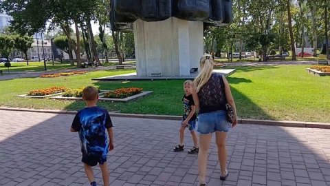 Бишкек Кыргызстан Главная площадь фонтаны, белый дом,статуя монументы,памятник,исторический город