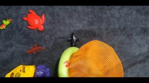 Ловим рыбу водные обитатели  .mp4