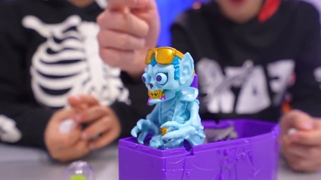 Попали Игру В Кальмара на Хеллоуин ! Squid Game Halloween in Real Life