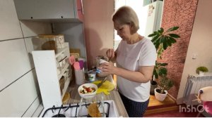 Вкусный салат, закрутила огурцы. Отпуск продолжается